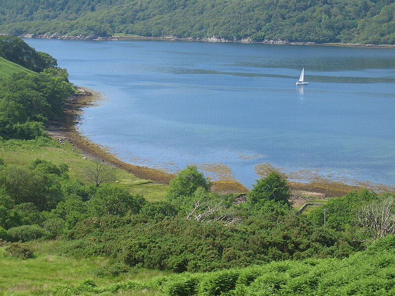 File:Loch sunart 2.jpg