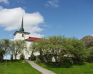 Loddefjord kirke - 3 - 20060521.jpg