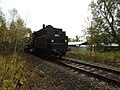 Čeština: Parní vlak zapojený pozadu odjíždějící z muzea nedaleko stanice Lužná u Rakovníka nápověda English: Steam train departing from museum near Lužná u Rakovníka station. Central Bohemian Region, CZ help