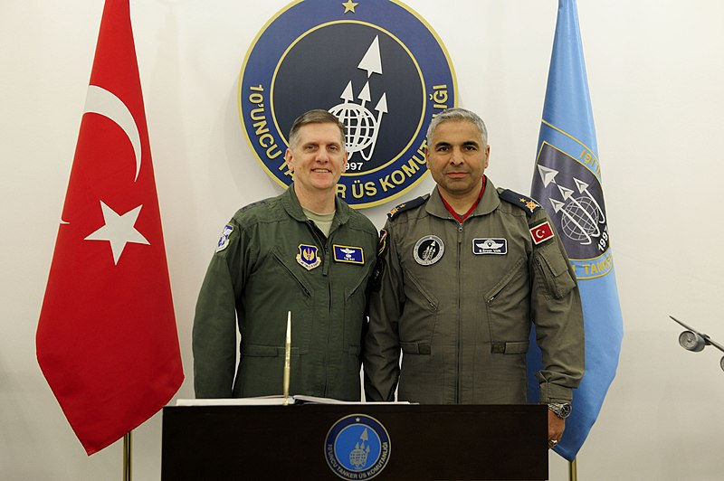 File:M. Ray, 3rd Air Force commander, and Brig. Gen. Bekir Ercan Van.jpg