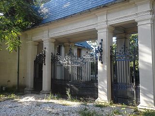 <span class="mw-page-title-main">Mackay Estate Gate Lodge</span> Historic structure in Nassau County, New York, United States