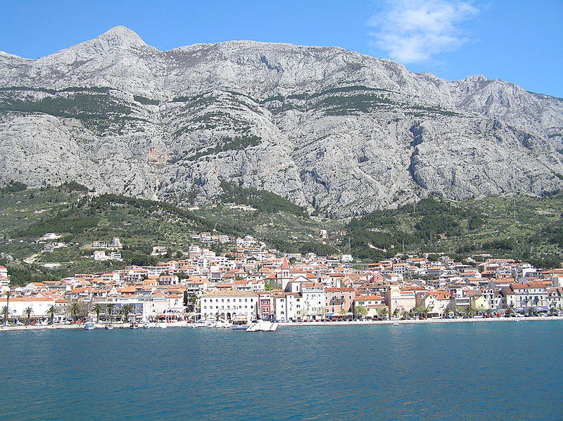 File:Makarska shore.jpg