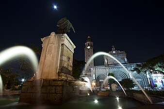 Manila Cathedral by User:Bhoyetjumpay