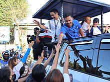 Pacquiao election motorcade in Marikina, February 2022 Manny Pacquiao election motorcade Marikina, Parang HC handshake (Marikina; 02-28-2022).jpg