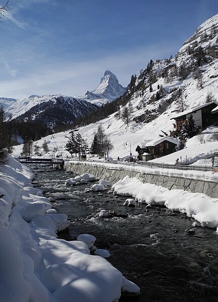 File:Matterhorn view.JPG