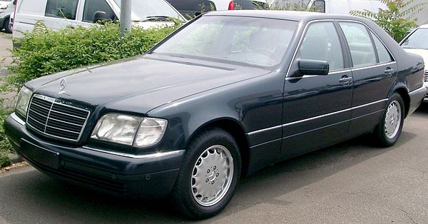 Mercedes-Benz S 280 saloon (W140 S-Class), similar to the one involved in the crash