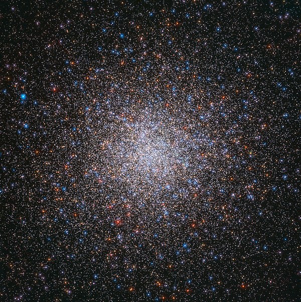 Image: Messier 2   HST   Potw 1913a