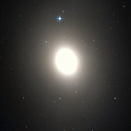 Messier 85 soos afgeneem deur die Hubble-ruimteteleskoop. (Bron: Hubble/WikiSky)