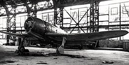 Mitsubishi A7M2 dans un hangar, vers la fin de 1945 (80-G-193473) .jpg