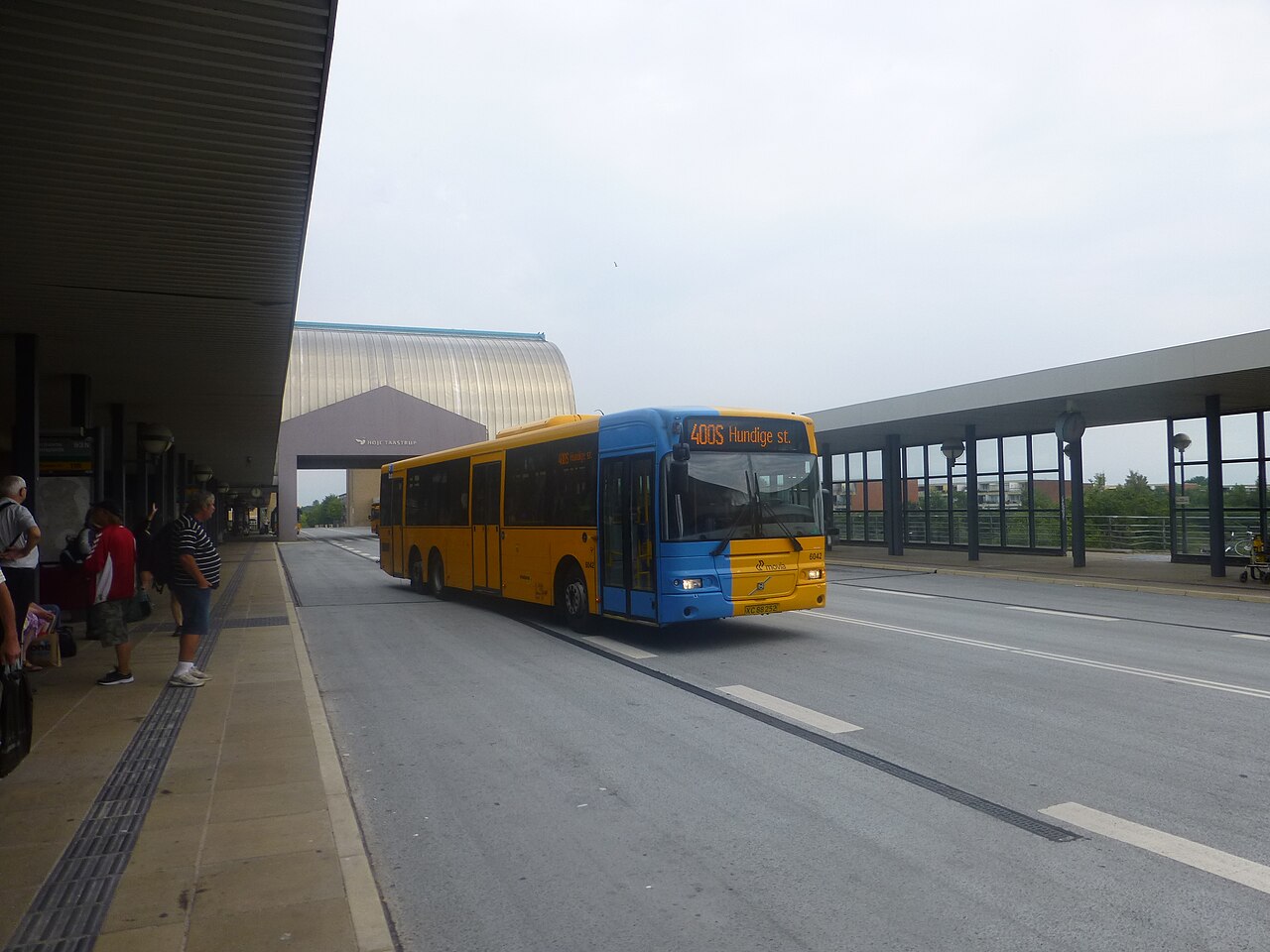 Morgenøvelser lærling kode File:Movia bus line 400S at Høje Taastrup Station.jpg - Wikimedia Commons