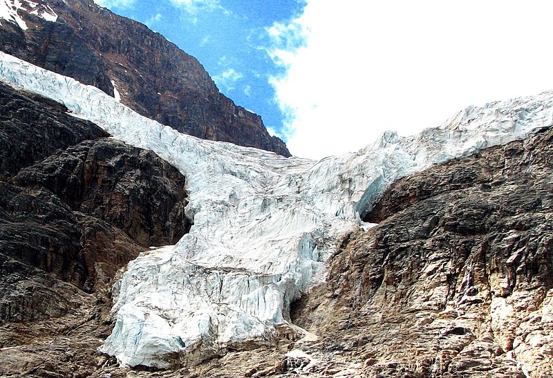 File:Mt. Edith Cavell - Angel Glacier - panoramio.jpg