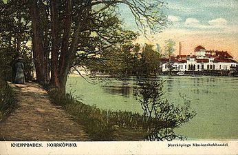 Kneippbaden i Norrköping 1906 − Motala ström rinner förbi vid Åbackarna.