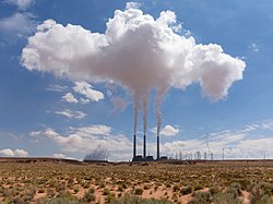 Fotografi av kraftverk med utslipp, bidrar til global oppvarming