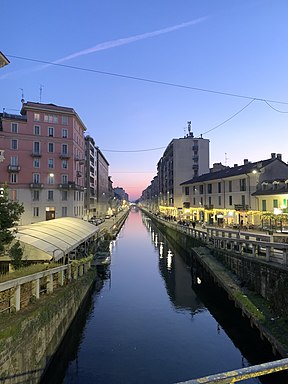 Milano'daki Naviglio Pavese.jpg