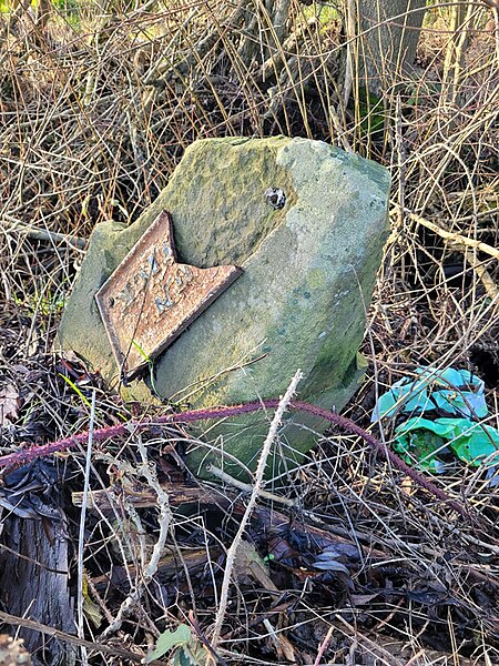 File:Old Boundary Marker on the A61 Swindon Lane (geograph 7384622).jpg