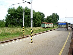 Ostrov nad Oslavou, železniční stanice.jpg
