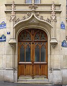 Porte néo-gothique de la rue Malebranche (Paris)