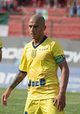 <span class="mw-page-title-main">Alejandro Camargo</span> Argentine-Chilean footballer (born 1989)