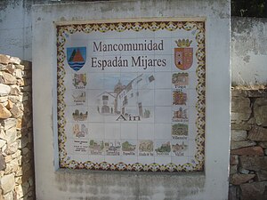 Panel informativo de Aín-Ahín como municipio de la Mancomunidad Espadán-Mijares.jpg