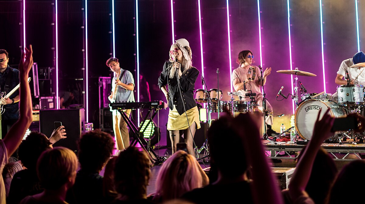 File:Paramore at Royal Albert Hall - 19th June 2017 - 21.jpg - Wikimedia  Commons