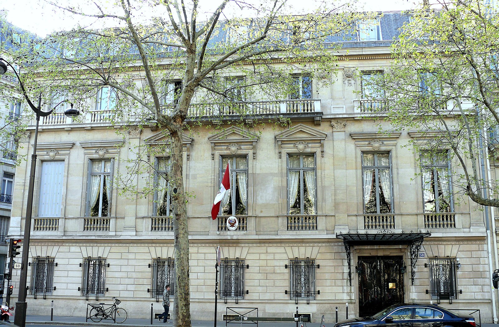 Посол в париже. Посольство Украины в Париже. Посольство Латвии в Париже. Посольство Сингапура в Париже. Посольство Бразилии в Париже.