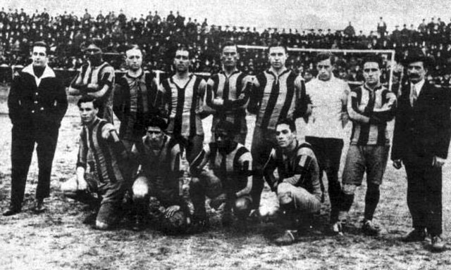 In 1918, the club won its first domestic title under the name "Club Atlético Peñarol"