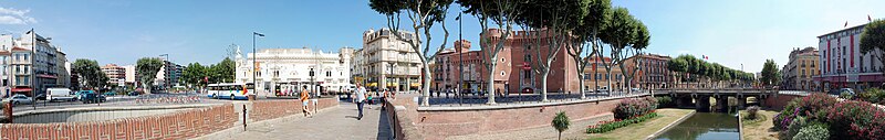 File:Perpignan panorama le quai Sadi Carnot et le quai Vauban le long de la rivière la Basse.jpg