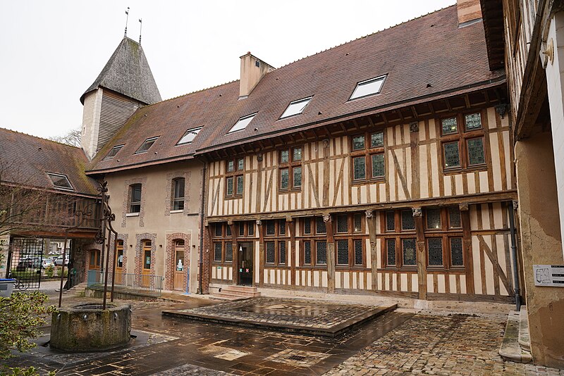 File:Petit louvre troyes 1304024.jpg