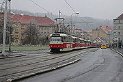 Čeština: Tramvaje odstavené v pražské Zenklově ulici (pohled severovýchodním směrem).