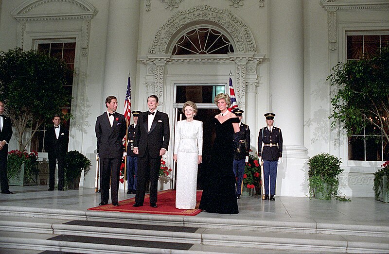 File:President Ronald Reagan, Nancy Reagan, Prince Charles, and Princess Diana on the North Portico before a dinner.jpg