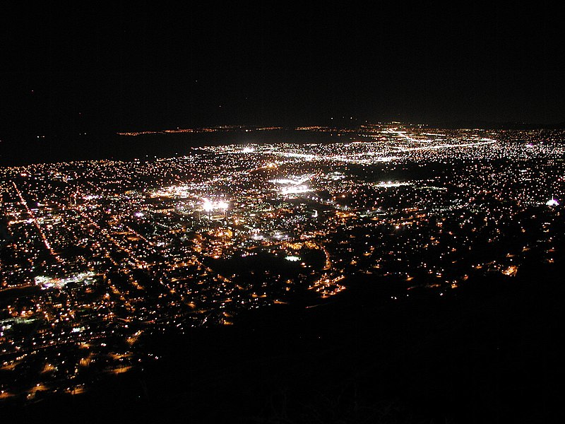 File:Provo at Night dyeclan.com - panoramio.jpg