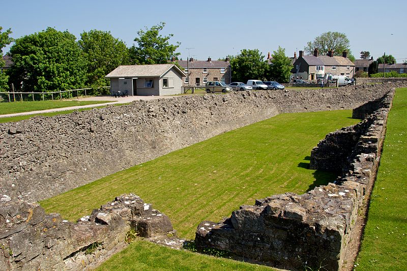 File:Rhuddlan Castle 1.jpg