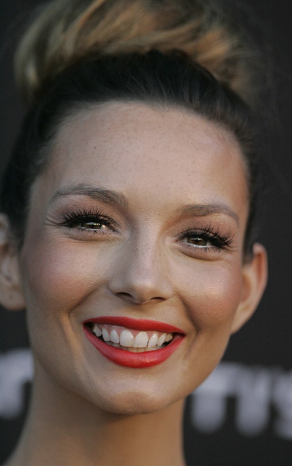 Ricki-Lee Coulter