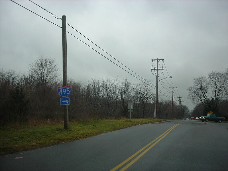 File:Riverhead, New York - 4283620262.jpg