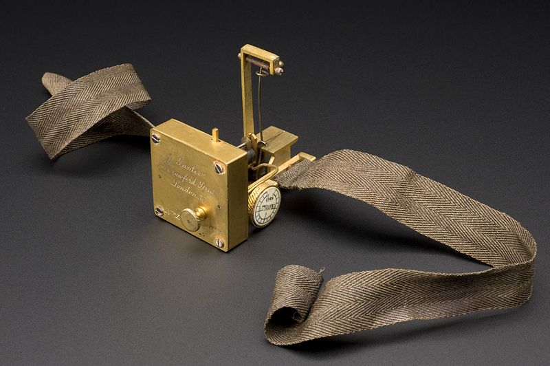 File:Robert Dudgeon’s sphygmograph, London, England, 1876 Wellcome L0065154.jpg