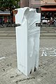 Rostock, Doberander Platz, Kunstobjekt Gedenken an die Ausschreitungen von Rostock-Lichtenhagen, Gestern-Heute-Morgen "Empathie" (2018)