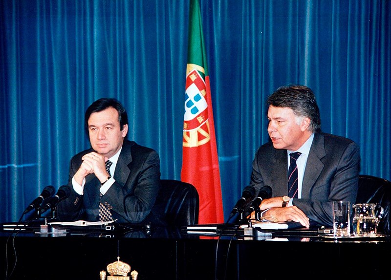 File:Rueda de prensa de Felipe González y el primer ministro de Portugal. Pool Moncloa. 18 de enero de 1996.jpeg