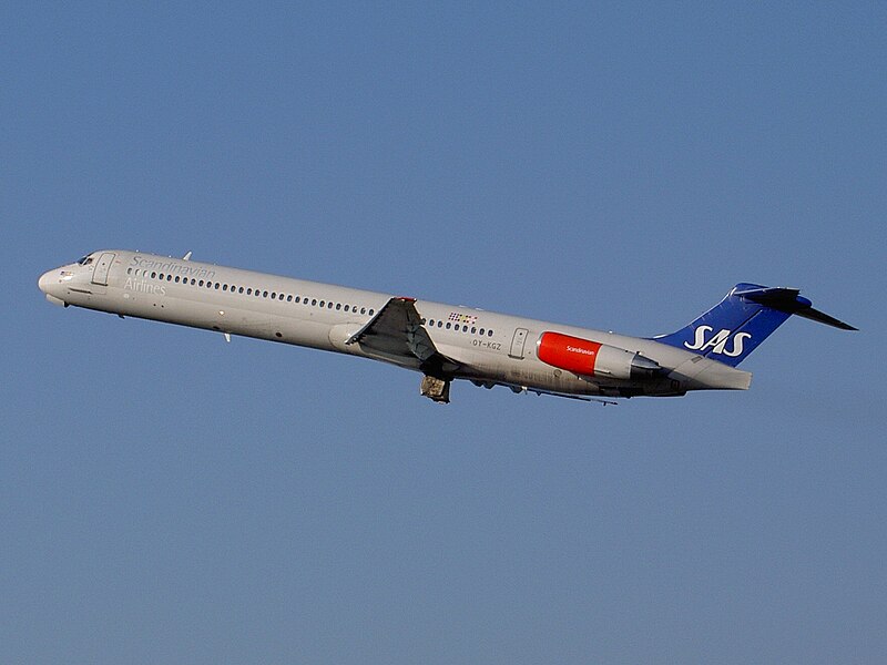 File:SAS MD-81 OY-KGZ at EHAM on 20050206.jpg