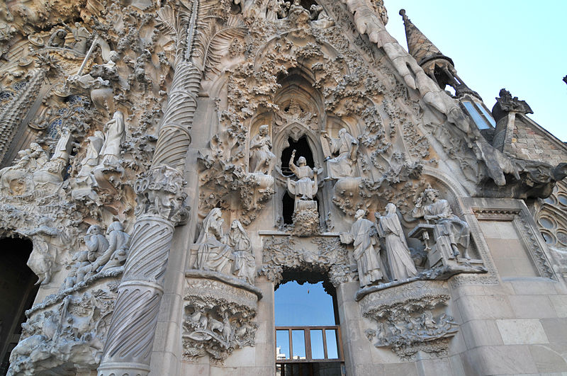 File:Sagrada Familia Façade (3409526758).jpg