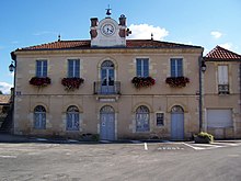 Ang Town Hall sa Saint-Morillon