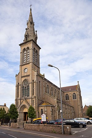 Saint Helier, Jersey'deki Saint Thomas Roma Katolik kilisesi.jpg