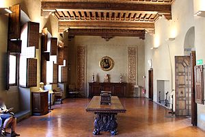 Palazzo Davanzati: Storia, Descrizione, Note