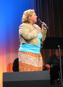 Sandi Patty.jpg