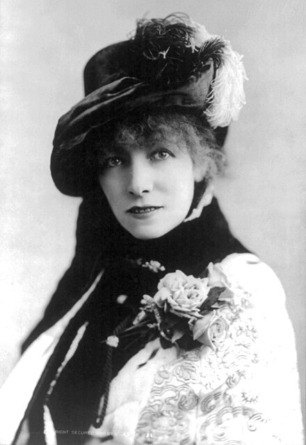 Sarah Bernhardt by Sarony cph.3a38656.jpg