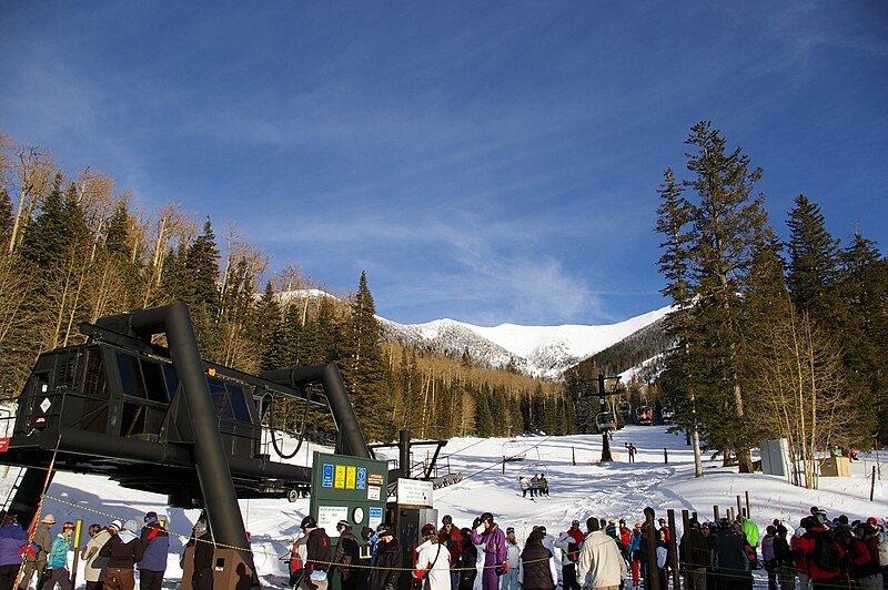 File:Snowbowl Skilift, 2008.jpg