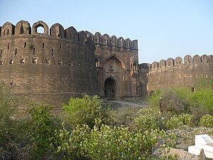 قلعہ روہتاس: روایت, اخراجات, رقبہ