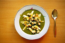 Sorrel soup with egg and croutons (Zupa szczawiowa z jajkiem i grzankami).jpg
