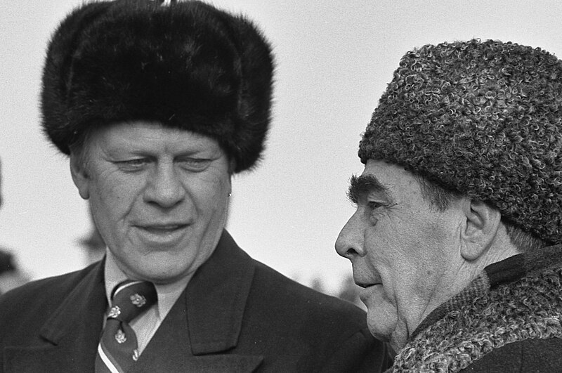 File:Soviet General Secretary Leonid Brezhnev greets President Ford - NARA - 7157128.jpg