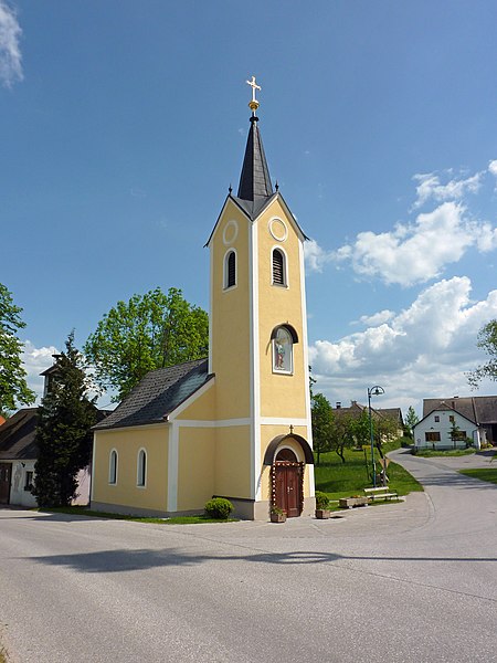 File:Sprögnitz Kapelle.jpg