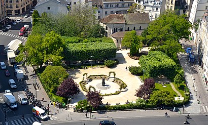 Comment aller à Square René Viviani en transport en commun - A propos de cet endroit